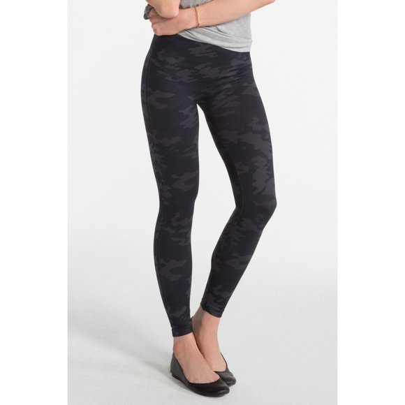 SPANX Black Camo Look at Me Now Seamless Legging M - Picture 9 of 11